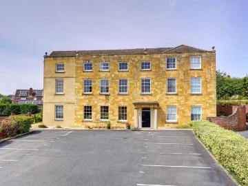 Hampton Evesham - Equipped kitchen, Parking