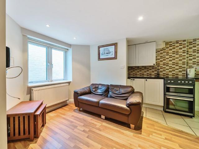 1 bedroom apartment to rent