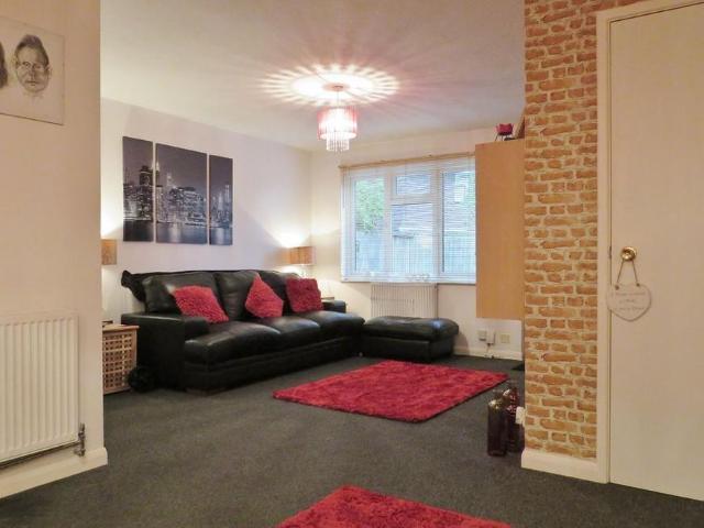 1 bedroom apartment to rent