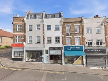 Flat for rent in Buckhurst Hill - Equipped kitchen