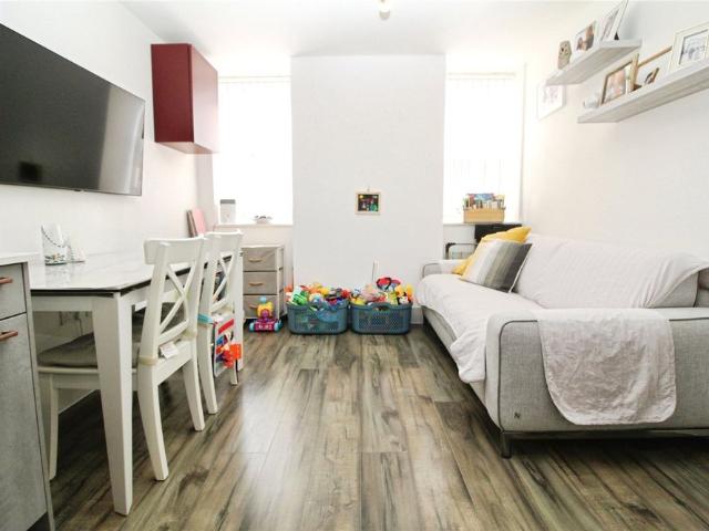 1 bedroom apartment to rent