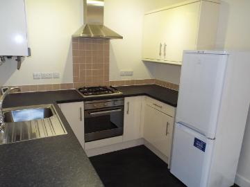 Wrexham, Midlands - Equipped kitchen, Parking