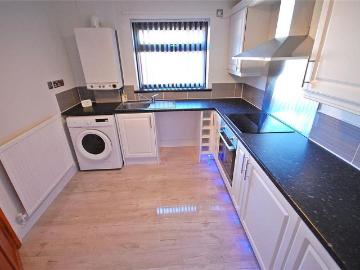 Durham County Area - Parking, Equipped kitchen