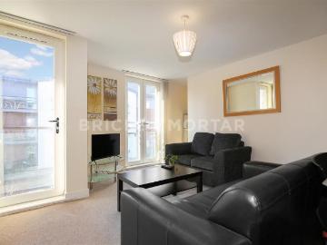 North East, North England - Balcony, Parking