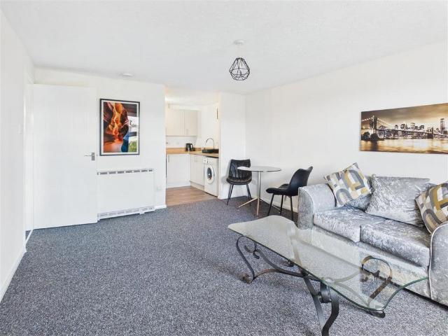 1 bedroom apartment to rent