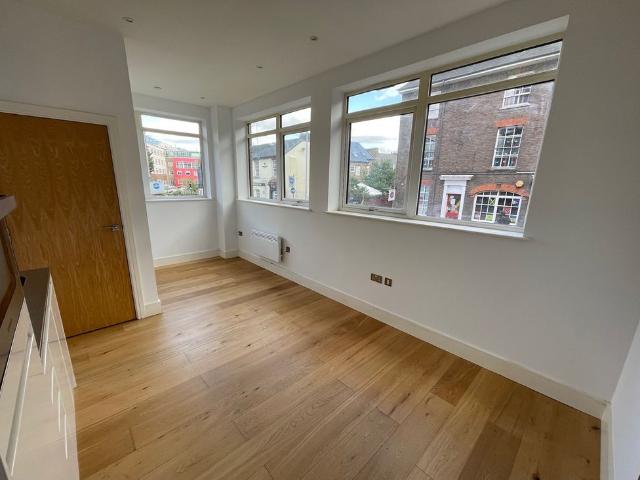1 bedroom apartment to rent Flowers Way, Luton, Bedfordshire, LU1
