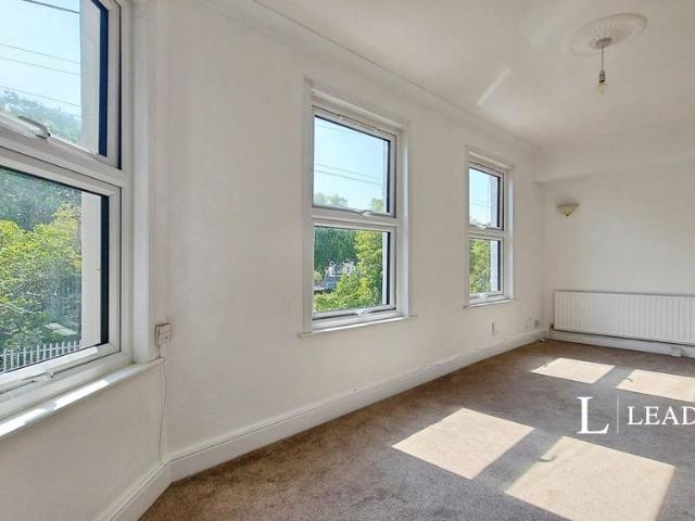 1 bedroom apartment to rent Hamlet Road, Southend on Sea, Essex, SS1