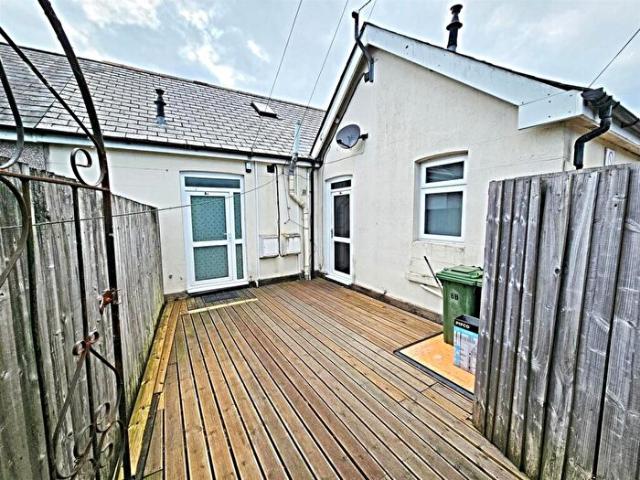 1 Bedroom Apartment To Rent In Ceridwen Terrace, Pontypridd, CF37