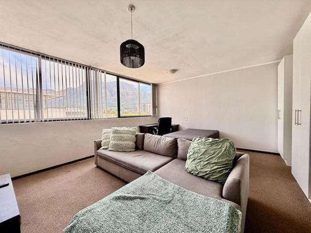 1 Bedroom apartment to rent in Claremont, Cape Town