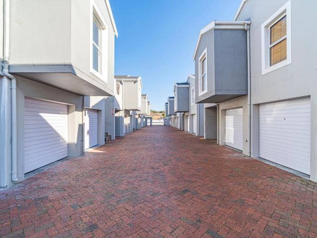 1 Bedroom apartment to rent in Claremont, Cape Town
