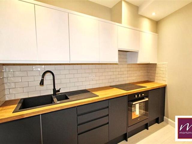 1 Bedroom Apartment To Rent In Buckingham Street, Aylesbury, Buckinghamshire, HP20