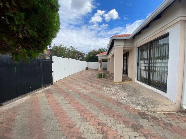 1 Bedroom Apartment to Rent in Geelhoutpark