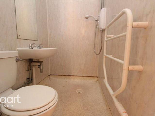 1 Bedroom Apartment To Rent In Glenfield Road, Leicester, LE3
