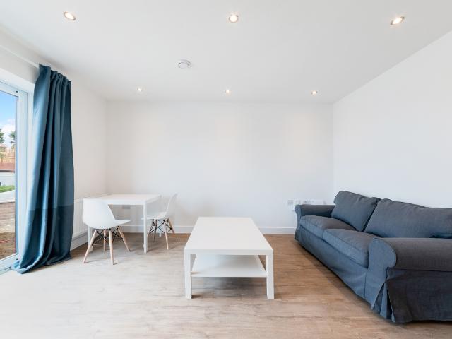 1 bedroom apartment to rent in griffin court saxon square stirling drive luton bedfordshire lu2