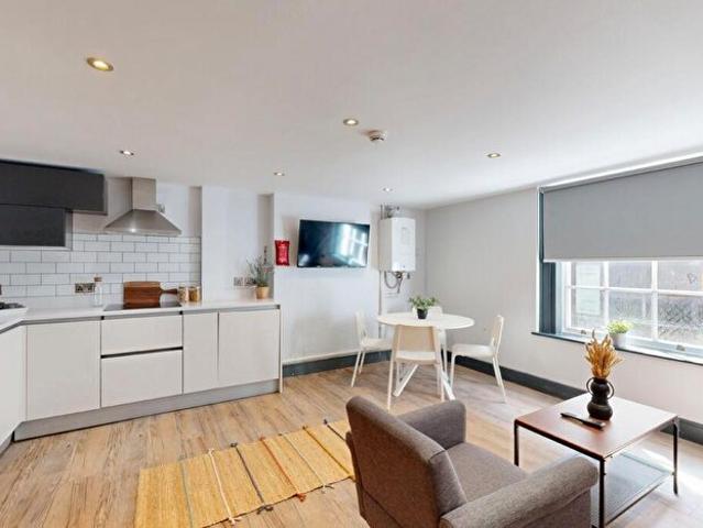 1 Bedroom Apartment To Rent In Flat, Hoods Hideout, Houndsgate, NG1