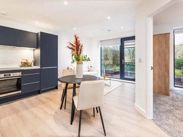 1 Bedroom Apartment To Rent In Month Free Rent Silbury Court, Milton Keynes, MK9