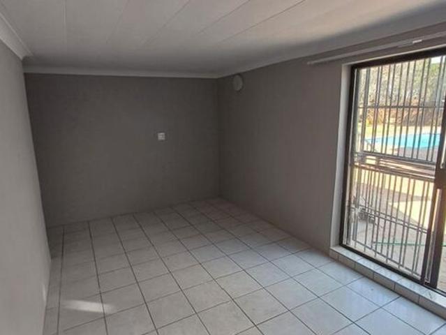 1 Bedroom apartment to rent in Spitskop Sh, Bloemfontein