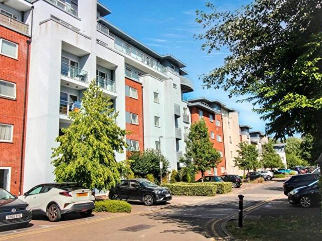 1 Bedroom Apartment To Rent In Stanton House Coxhill Way, Aylesbury, HP21