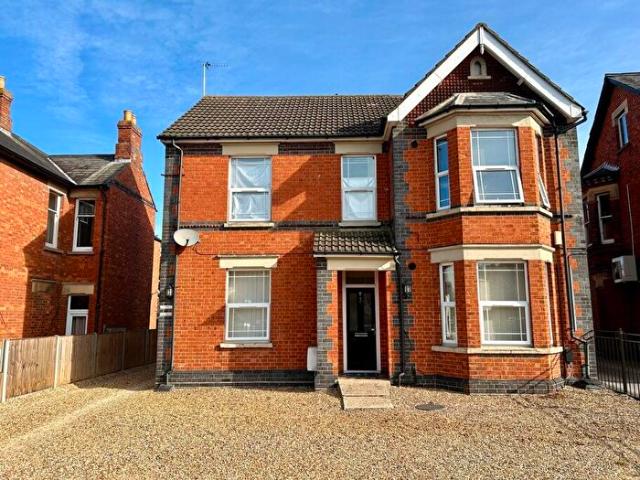 1 Bedroom Apartment To Rent In Queensway, Bletchley, MK2
