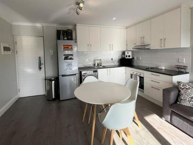 1 Bedroom apartment to rent in Rondebosch, Cape Town
