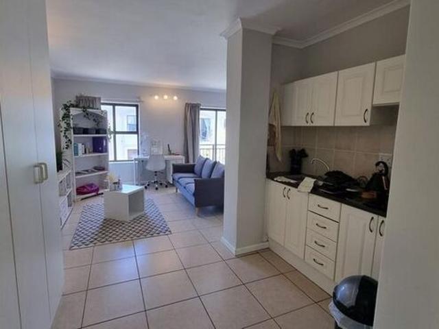 1 Bedroom apartment to rent in Rondebosch, Cape Town