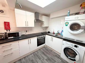 1 Bedroom Apartment To Rent In Room, Saltisford, Warwick, CV34