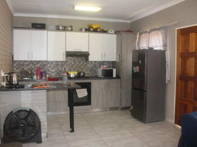 1 Bedroom Apartment to Rent in Rustenburg Central