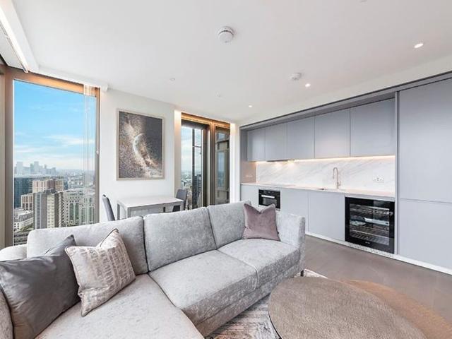 1 bedroom apartment to rent in the highly sought after One Bishopsgate Plaza, EC3A