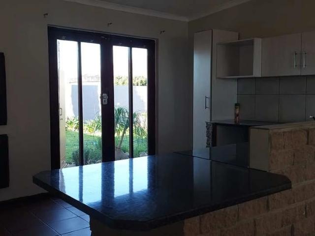 1 Bedroom Apartment to Rent in Vredenburg