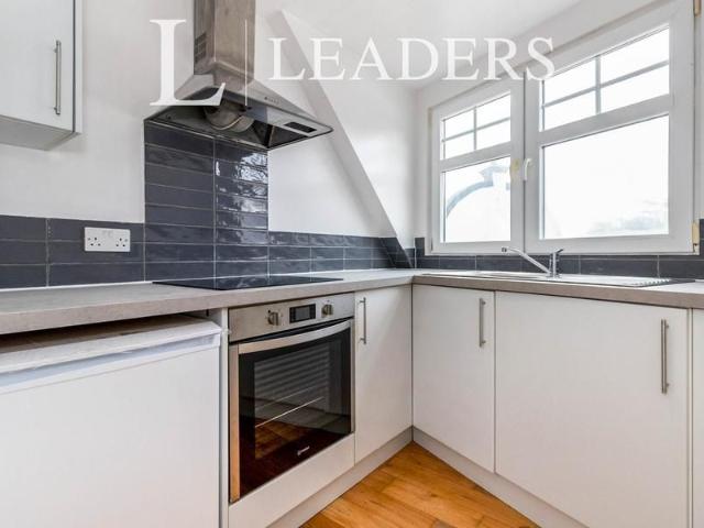 1 bedroom apartment to rent North Street, Leatherhead, KT22
