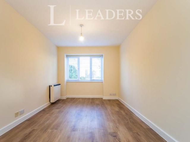 1 bedroom apartment to rent Station Road, Redhill, RH1