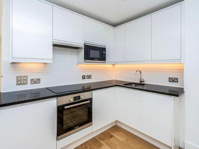 1 bedroom apartment to rent Sutton Court Road, Sutton, SM1