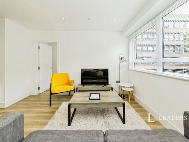 1 bedroom apartment to rent Wood Street, East Grinstead, West Sussex, RH19