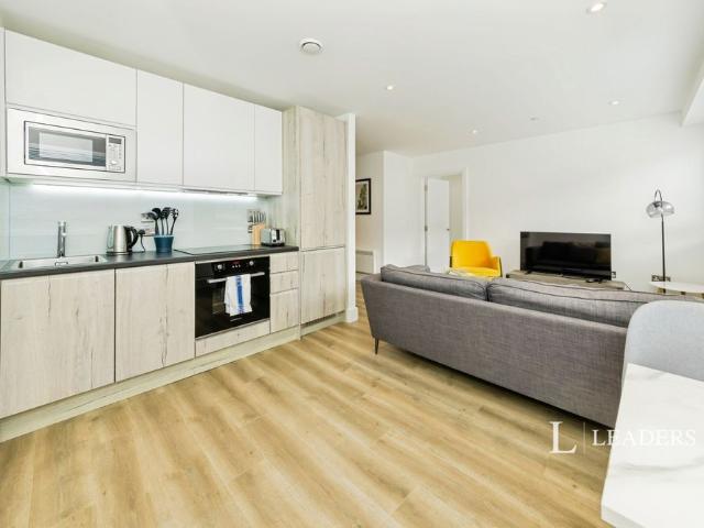 1 bedroom apartment to rent Wood Street, East Grinstead, West Sussex, RH19