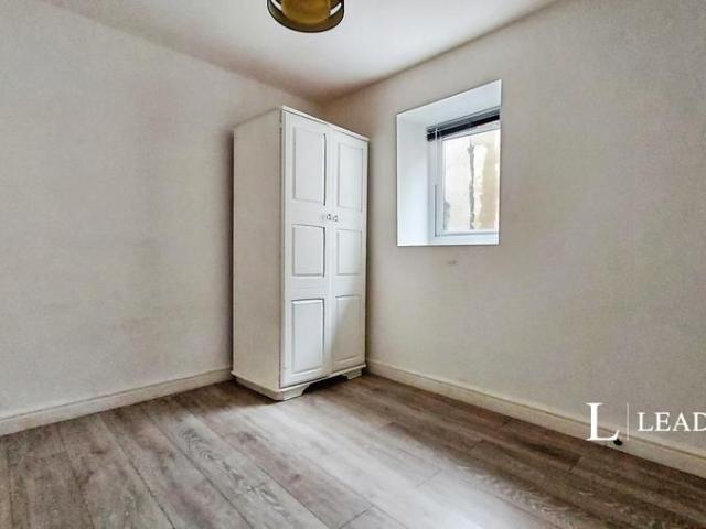 1 bedroom apartment to rent West Road, Westcliff on Sea, Essex, SS0