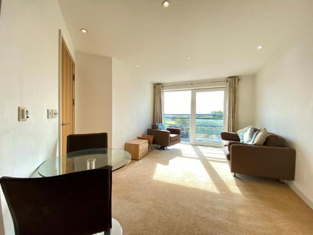 1 bedroom apartment to rent The Crescent, Gunwharf Quays, Portsmouth, PO1