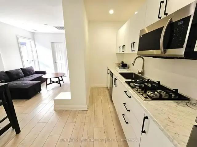 1 Bedroom Apartment Toronto ON 105394779