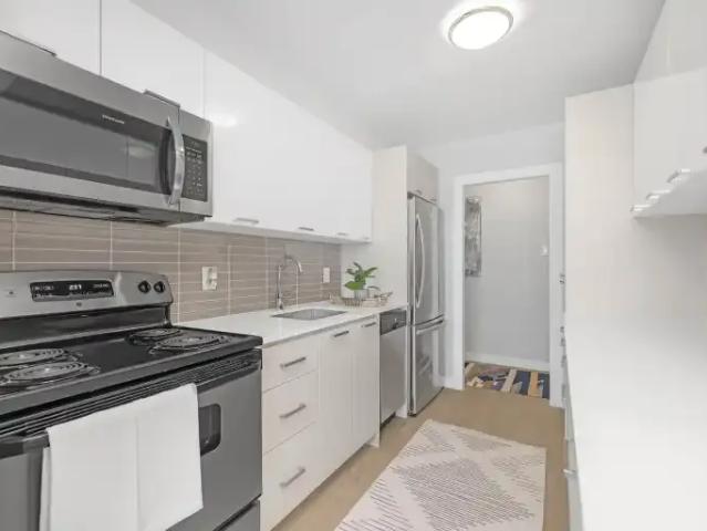 1 Bedroom Apartment Toronto ON 102883058