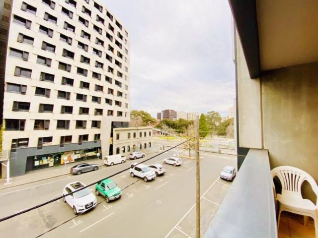 1 Bedroom Apartment WALK TO UNI/CBD Fridge and Washer included!