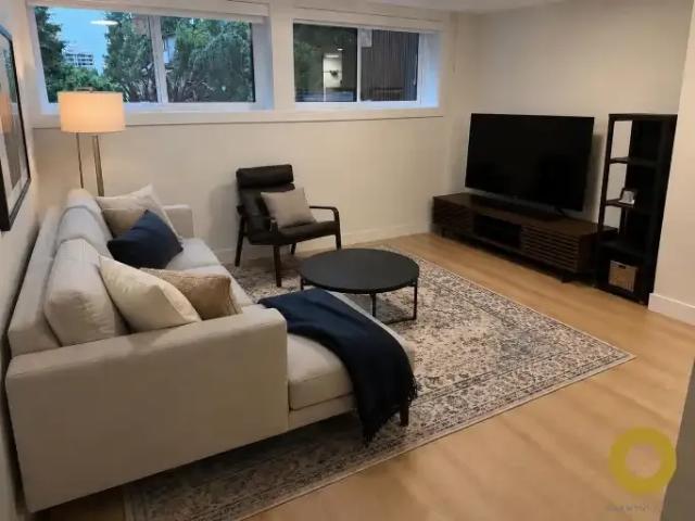 1 Bedroom Apartment West Vancouver BC 104257265