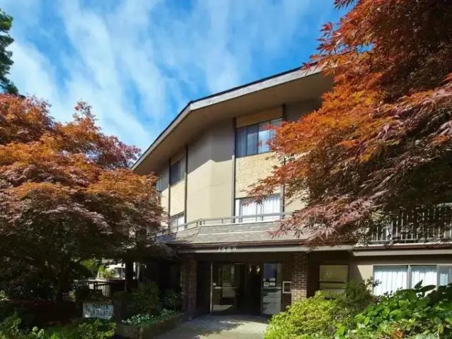 1 Bedroom Apartment White Rock BC 102847125