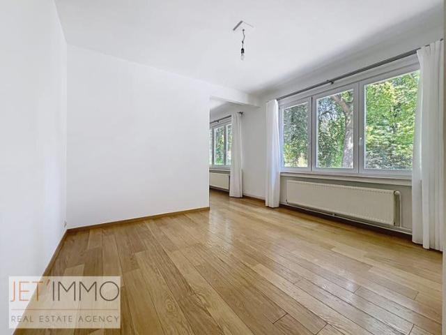 1 Bedroom Apartment with a View of Garcet Park