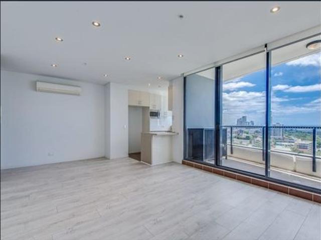 1 Bedroom Apartment with Beautiful Views in Brighton Portia!