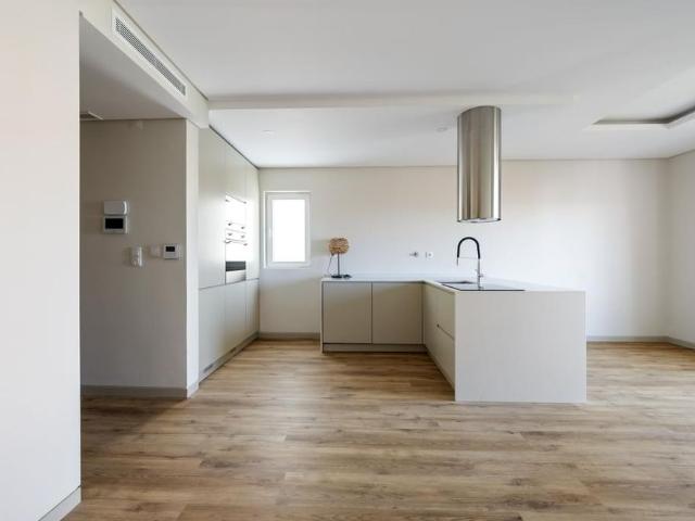 1 Bedroom Apartment with garden, Cascais