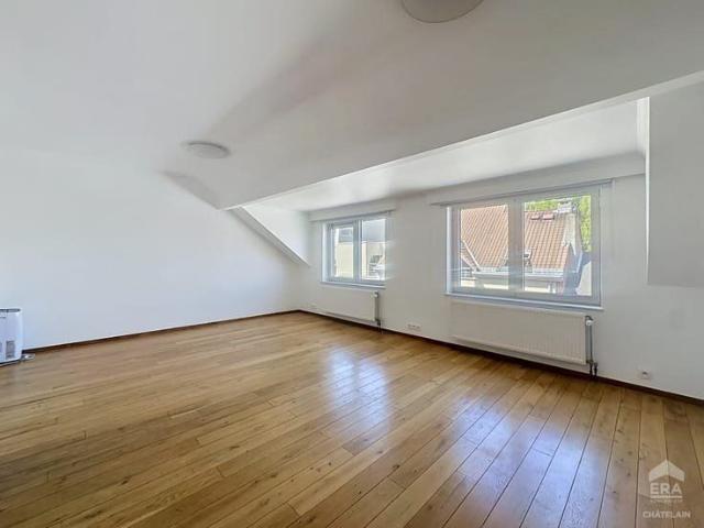 1 Bedroom Apartment with Office for Rent in Uccle
