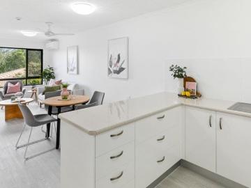1 bedroom apartment with lush green views