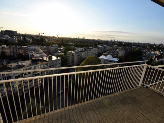 1 Bedroom Apartment with South Facing Terrace – Auderghem