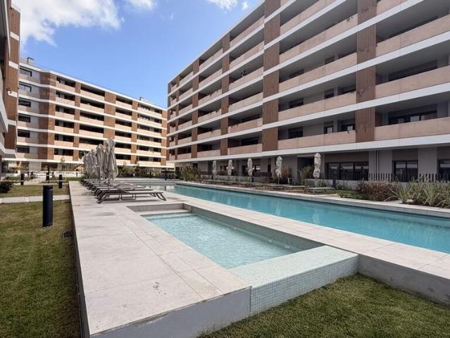 1 Bedroom Apartment with swimming pool, Telheiras, Lisboa