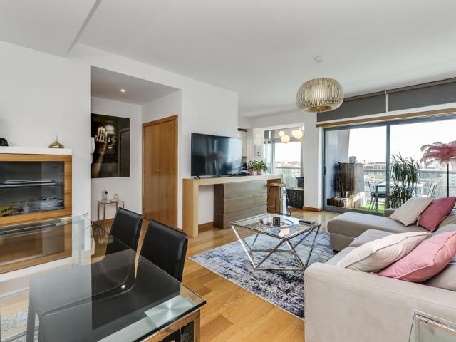 1 Bedroom Apartment with parking, Telheiras, Lisboa