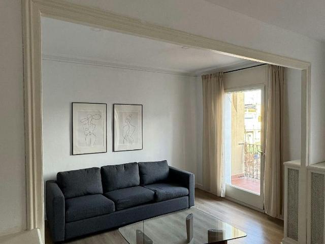 1 Bedroom Apartment with Rooftop Terrace in Eixample, Barcelona Amsterdam Apartments for Rent